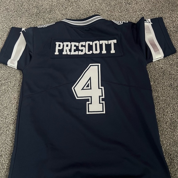 Size medium official Dallas cowboys jersey - Picture 2 of 2